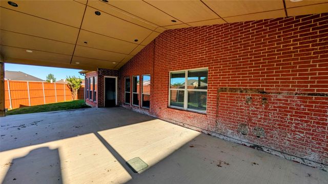 1907 Lennox Lane, Arlington, TX 76018
