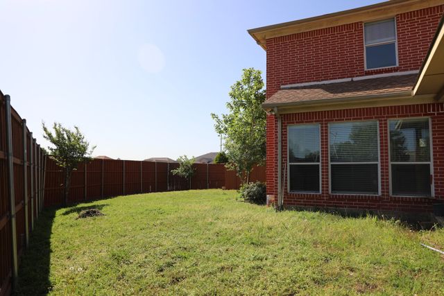 1907 Lennox Lane, Arlington, TX 76018