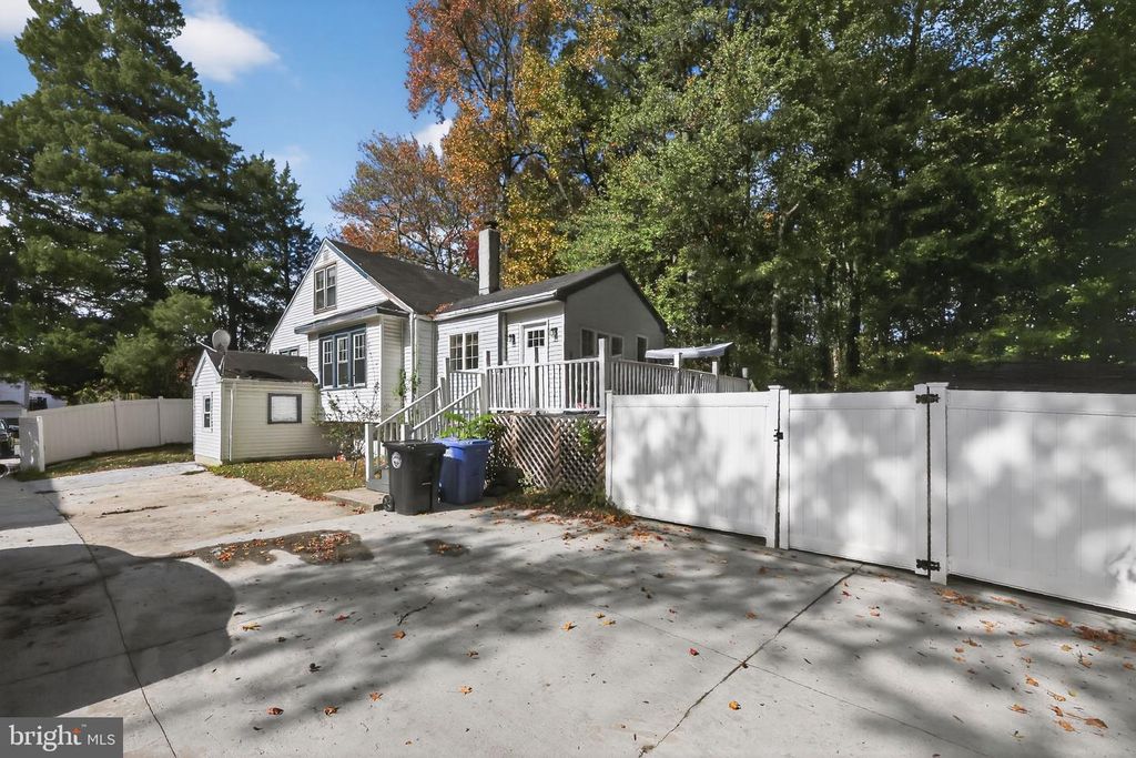 358 GLASSBORO RD, Woodbury Heights, NJ 08097