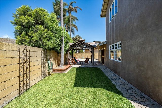 3541 Goldenrod, Seal Beach, CA 90740