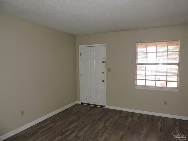 5099 Yacht Harbour Cir, Pensacola, FL 32514