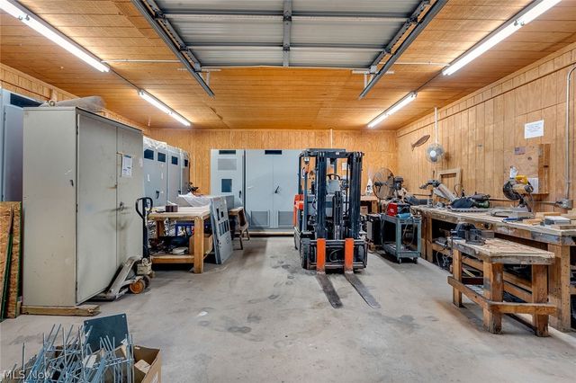 10725 Struthers Road, New Middletown, OH 44442