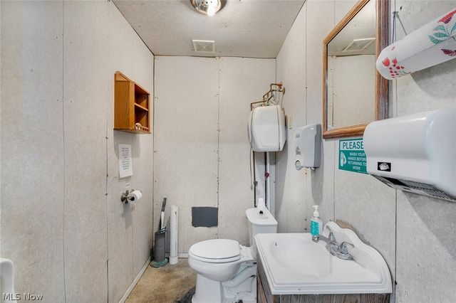 10725 Struthers Road, New Middletown, OH 44442