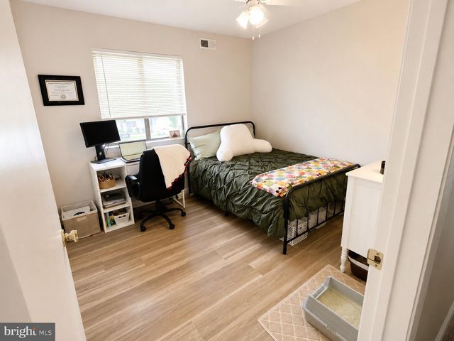 404 LINDSEY CT, Marlton, NJ 08053