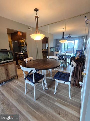 404 LINDSEY CT, Marlton, NJ 08053