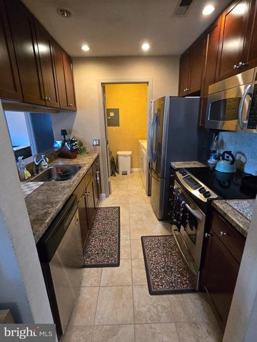 404 LINDSEY CT, Marlton, NJ 08053