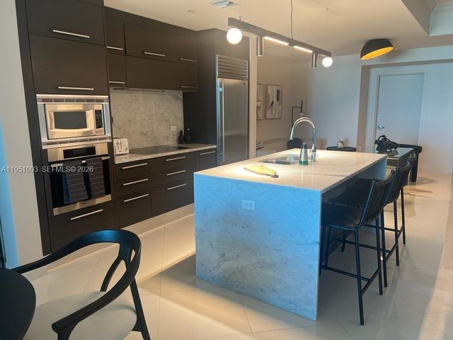 900 Biscayne Blvd 3908, Miami, FL 33132