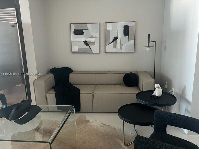 900 Biscayne Blvd 3908, Miami, FL 33132