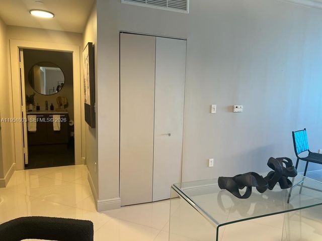 900 Biscayne Blvd 3908, Miami, FL 33132