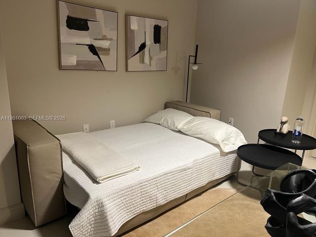 900 Biscayne Blvd 3908, Miami, FL 33132