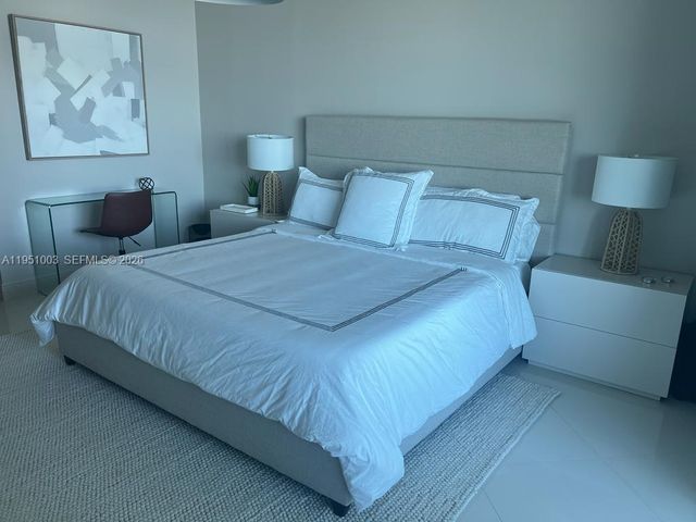 900 Biscayne Blvd 3908, Miami, FL 33132