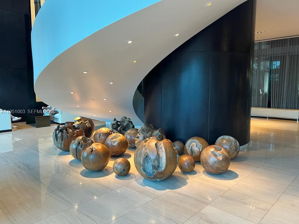 900 Biscayne Blvd 3908, Miami, FL 33132