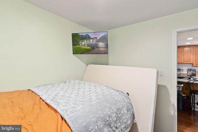 102 BREEZEWOOD DR, Fredericksburg, VA 22407