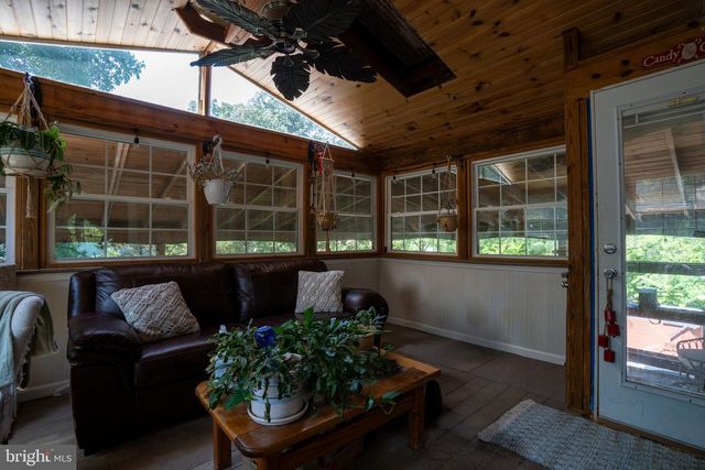 102 BREEZEWOOD DR, Fredericksburg, VA 22407