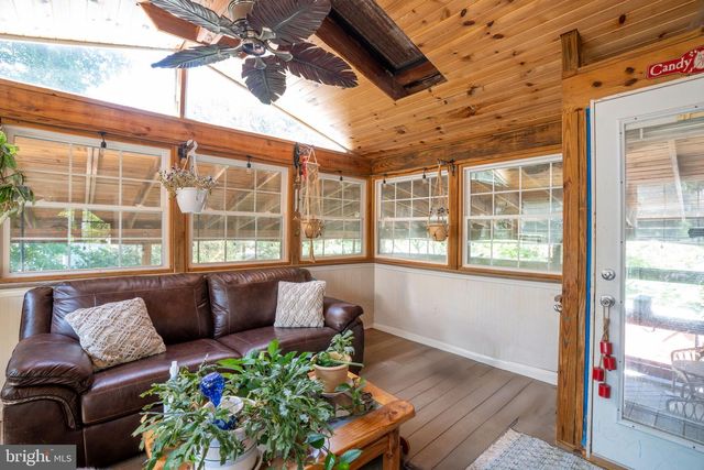 102 BREEZEWOOD DR, Fredericksburg, VA 22407