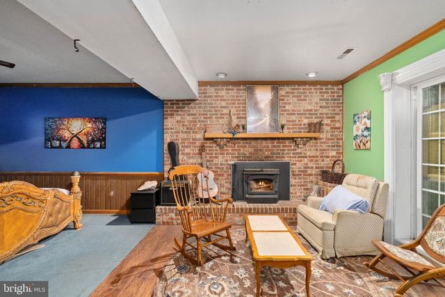 102 BREEZEWOOD DR, Fredericksburg, VA 22407