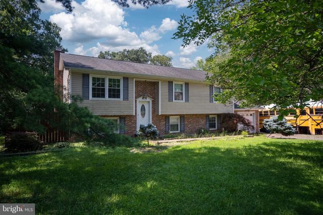 102 BREEZEWOOD DR, Fredericksburg, VA 22407