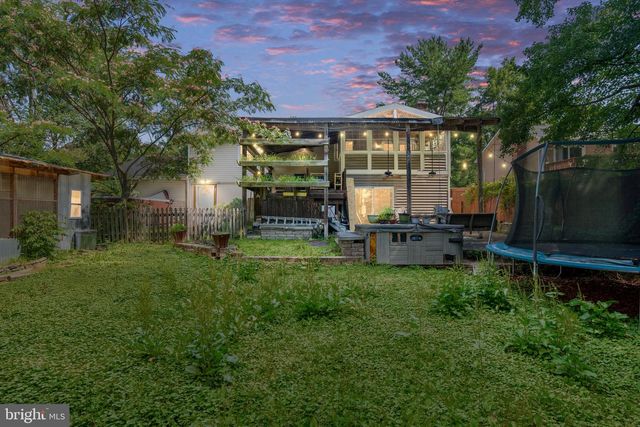 102 BREEZEWOOD DR, Fredericksburg, VA 22407