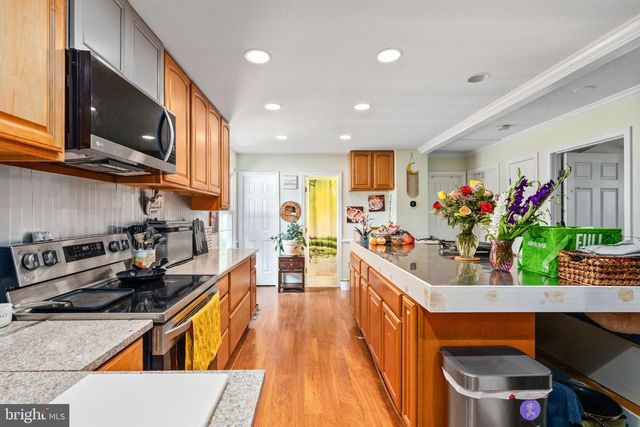 102 BREEZEWOOD DR, Fredericksburg, VA 22407