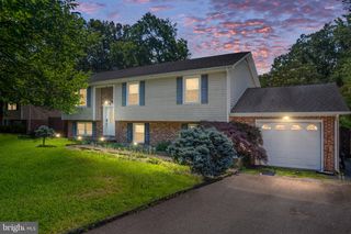 102 BREEZEWOOD DR, Fredericksburg, VA 22407