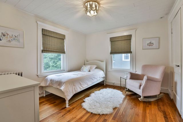 24 Brae Burn Rd, Milton, MA 02186