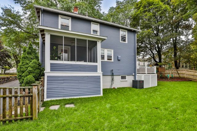24 Brae Burn Rd, Milton, MA 02186