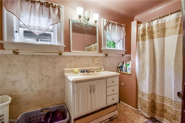 1854 Burnette Avenue, East Cleveland, OH 44112