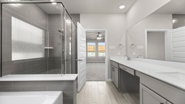 754 Hidden Feather Drive, Lavon, TX 75166