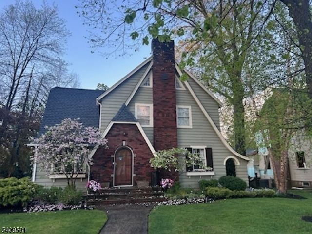 28 Hampton Rd, Cranford Twp., NJ 07016