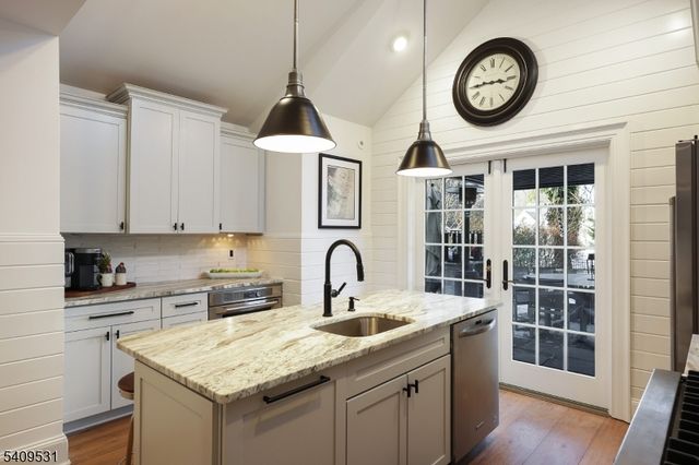 28 Hampton Rd, Cranford Twp., NJ 07016