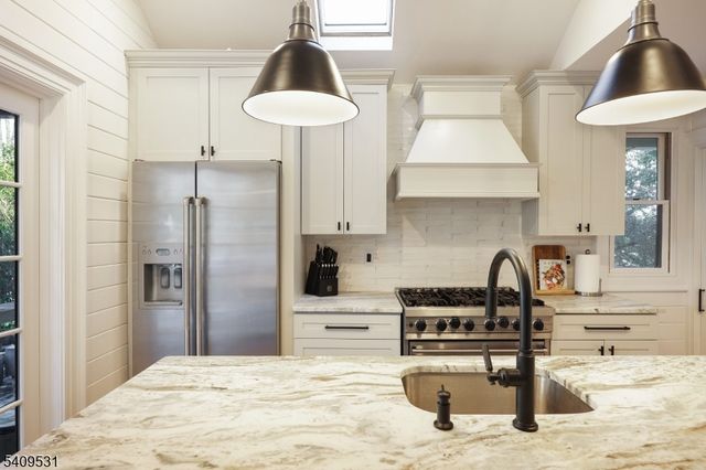 28 Hampton Rd, Cranford Twp., NJ 07016