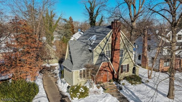 28 Hampton Rd, Cranford Twp., NJ 07016