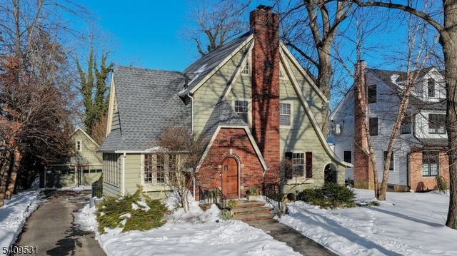 28 Hampton Rd, Cranford Twp., NJ 07016