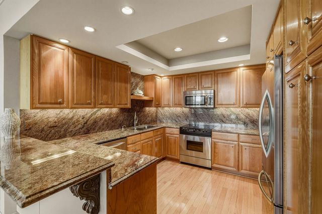 900 Island Drive 304, Rancho Mirage, CA 92270
