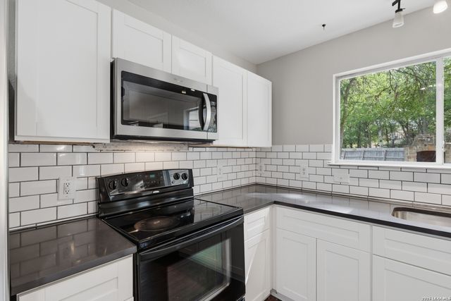 11122 HILLSDALE LOOP, San Antonio, TX 78249