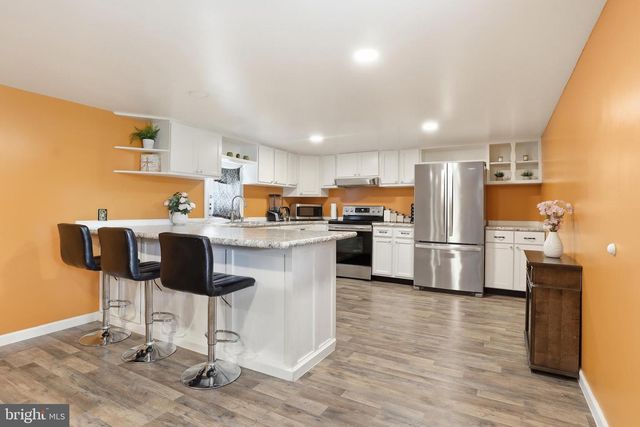 53 SHERILL DR, New Oxford, PA 17350