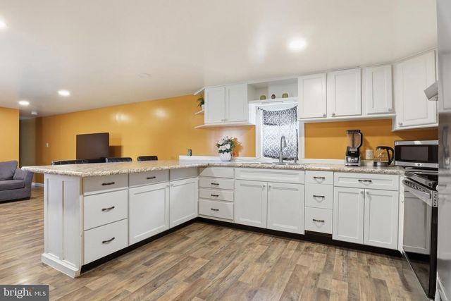 53 SHERILL DR, New Oxford, PA 17350