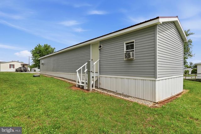 53 SHERILL DR, New Oxford, PA 17350