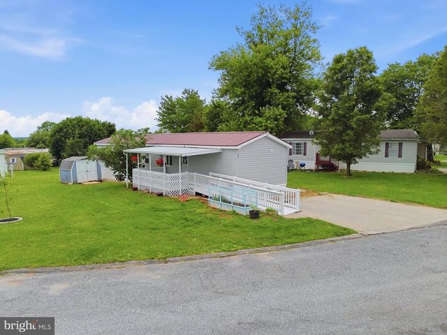 53 SHERILL DR, New Oxford, PA 17350