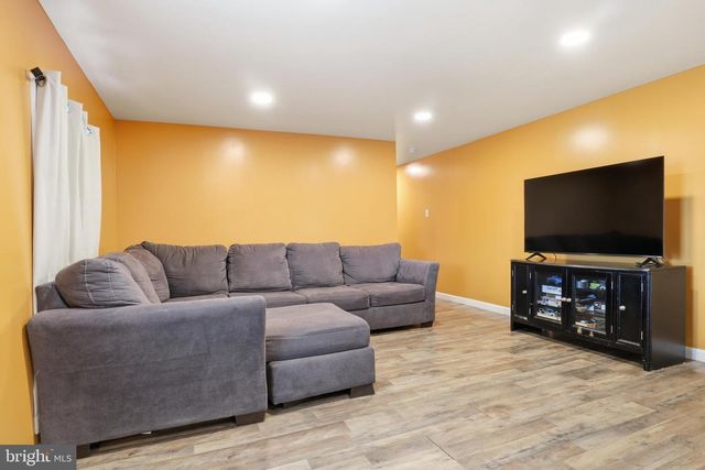 53 SHERILL DR, New Oxford, PA 17350