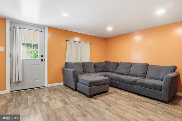 53 SHERILL DR, New Oxford, PA 17350