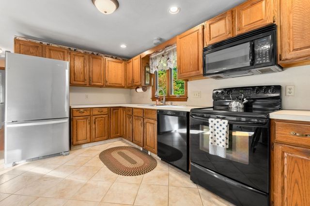 3 Anthony Ln, Danvers, MA 01923