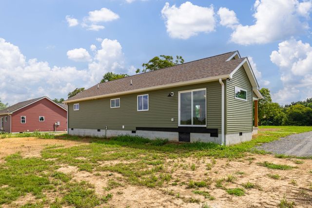 291 Oakmere Ln, Lafayette, TN 37083