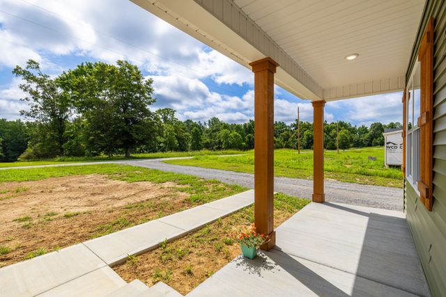 291 Oakmere Ln, Lafayette, TN 37083