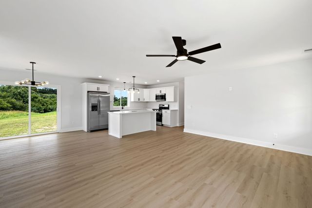 291 Oakmere Ln, Lafayette, TN 37083