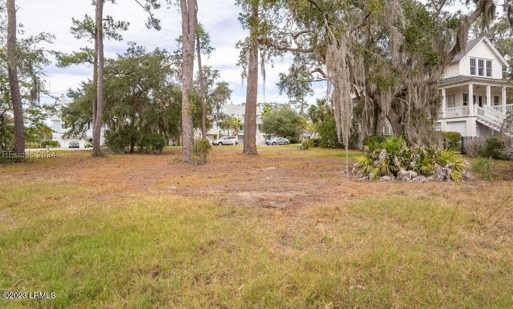 Image 13 of property listing at 85 Petigru Dr, Beaufort, SC 29902