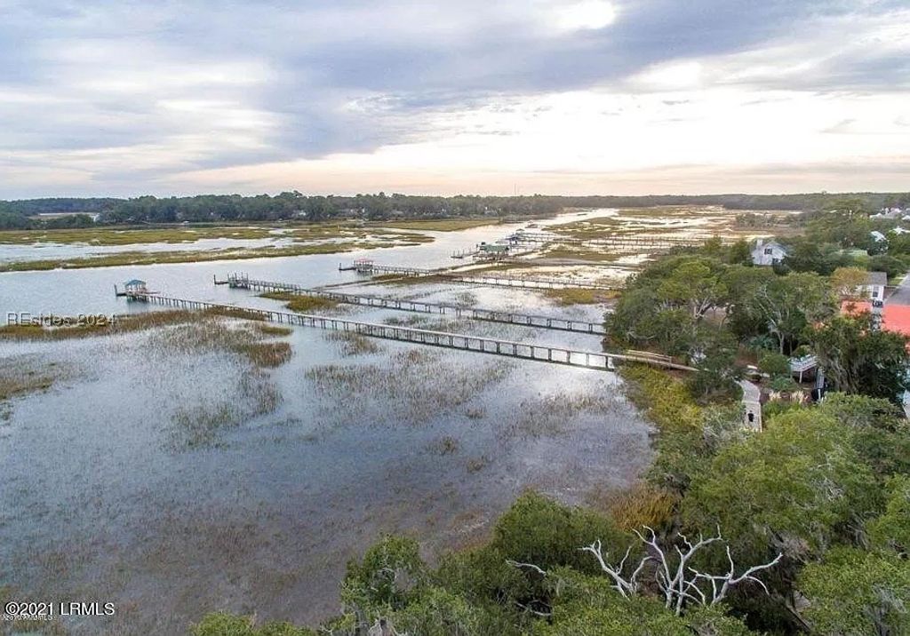 Image 18 of property listing at 85 Petigru Dr, Beaufort, SC 29902