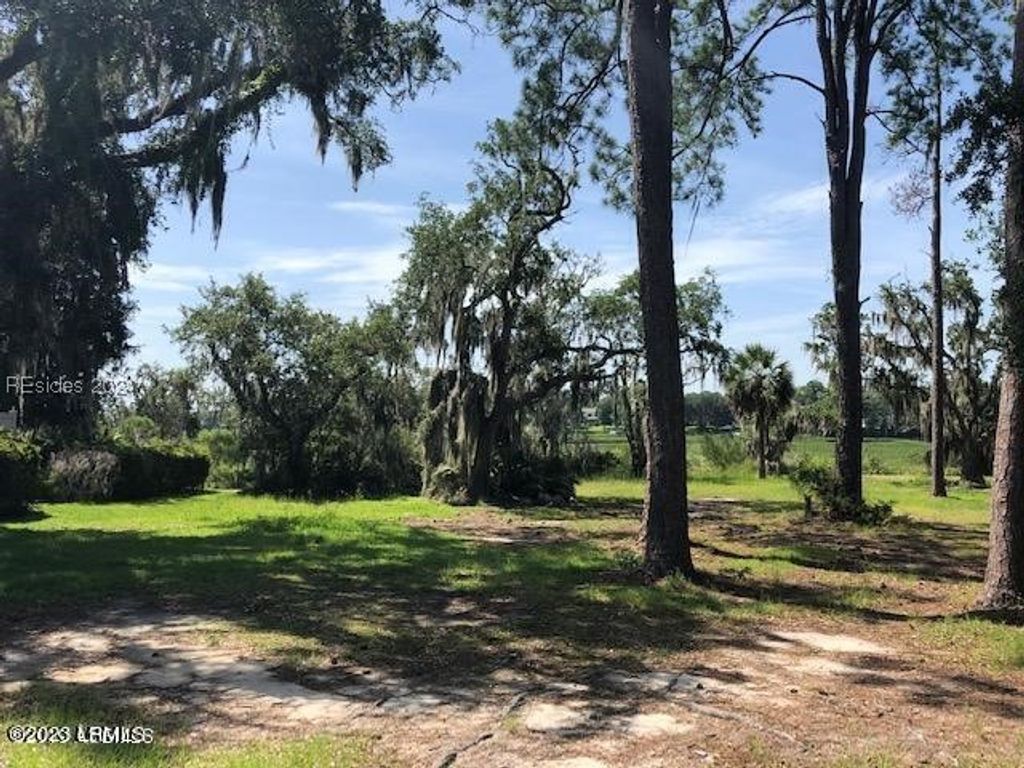 Image 19 of property listing at 85 Petigru Dr, Beaufort, SC 29902