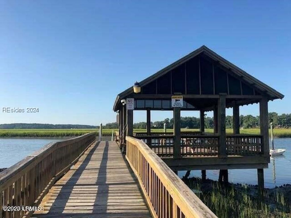 Image 22 of property listing at 85 Petigru Dr, Beaufort, SC 29902