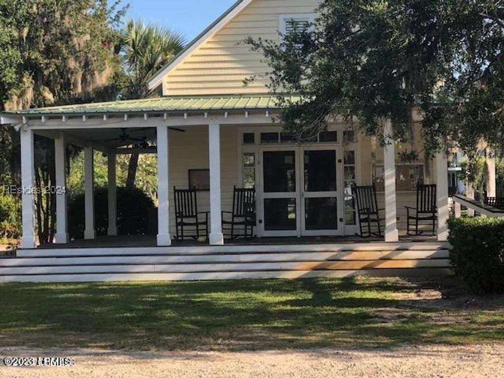 Image 23 of property listing at 85 Petigru Dr, Beaufort, SC 29902